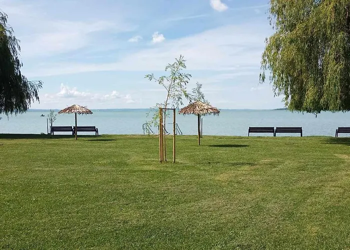 Holiday home Csodakertes Kishaz Balatonfuzfon *